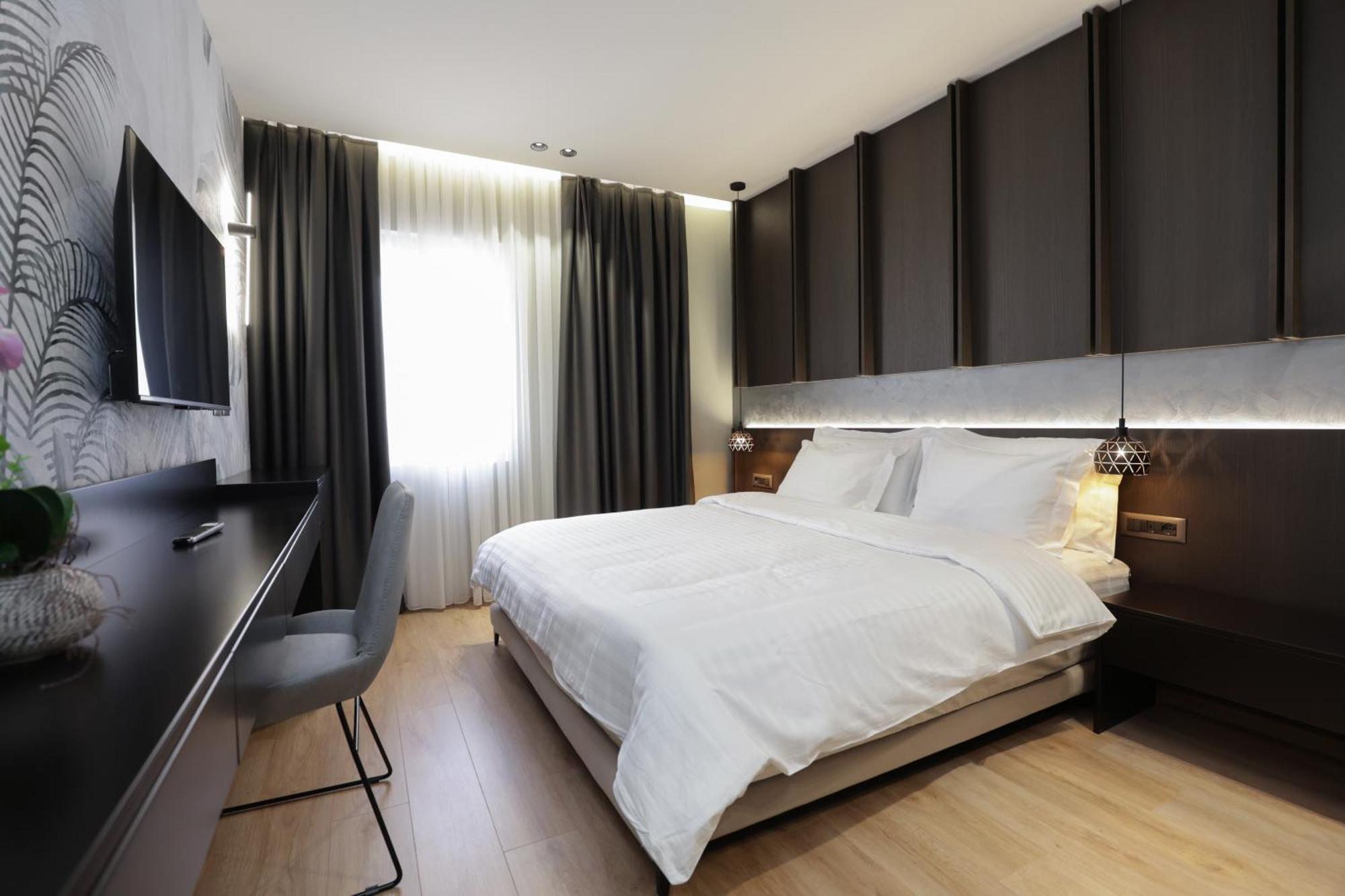 Gremmy Boutique Hotel Tirana Exterior photo
