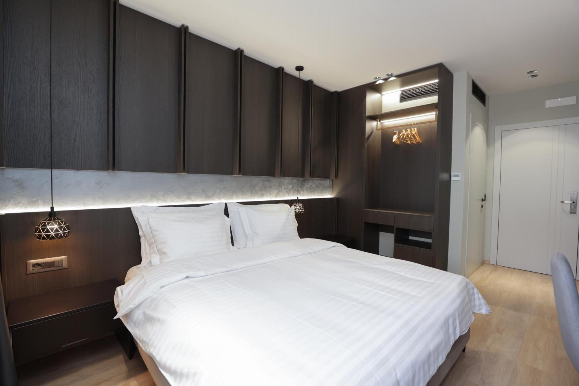 Gremmy Boutique Hotel Tirana Exterior photo