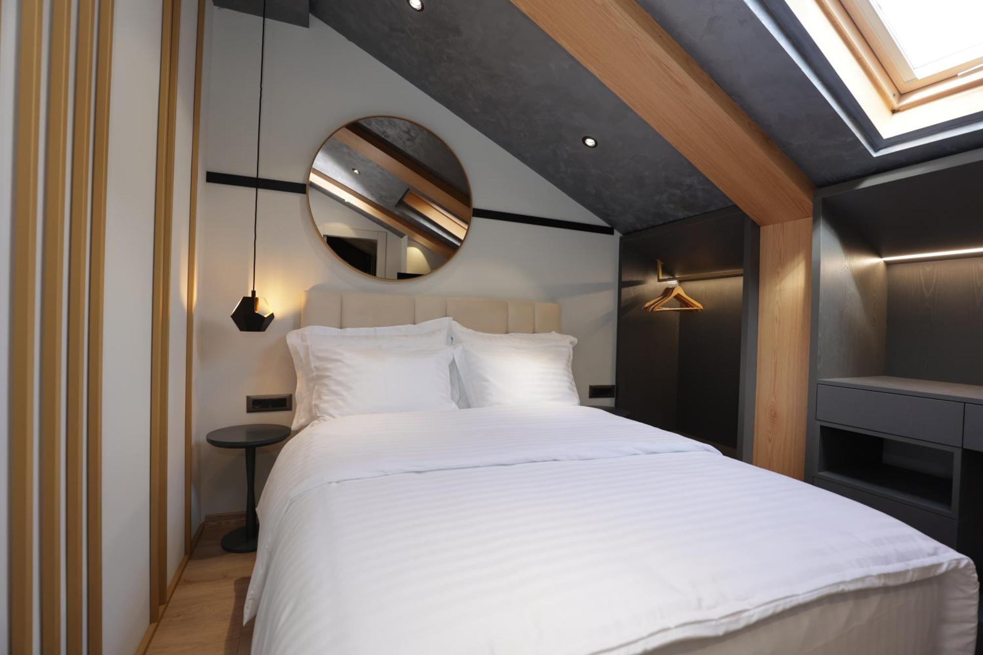 Gremmy Boutique Hotel Tirana Exterior photo