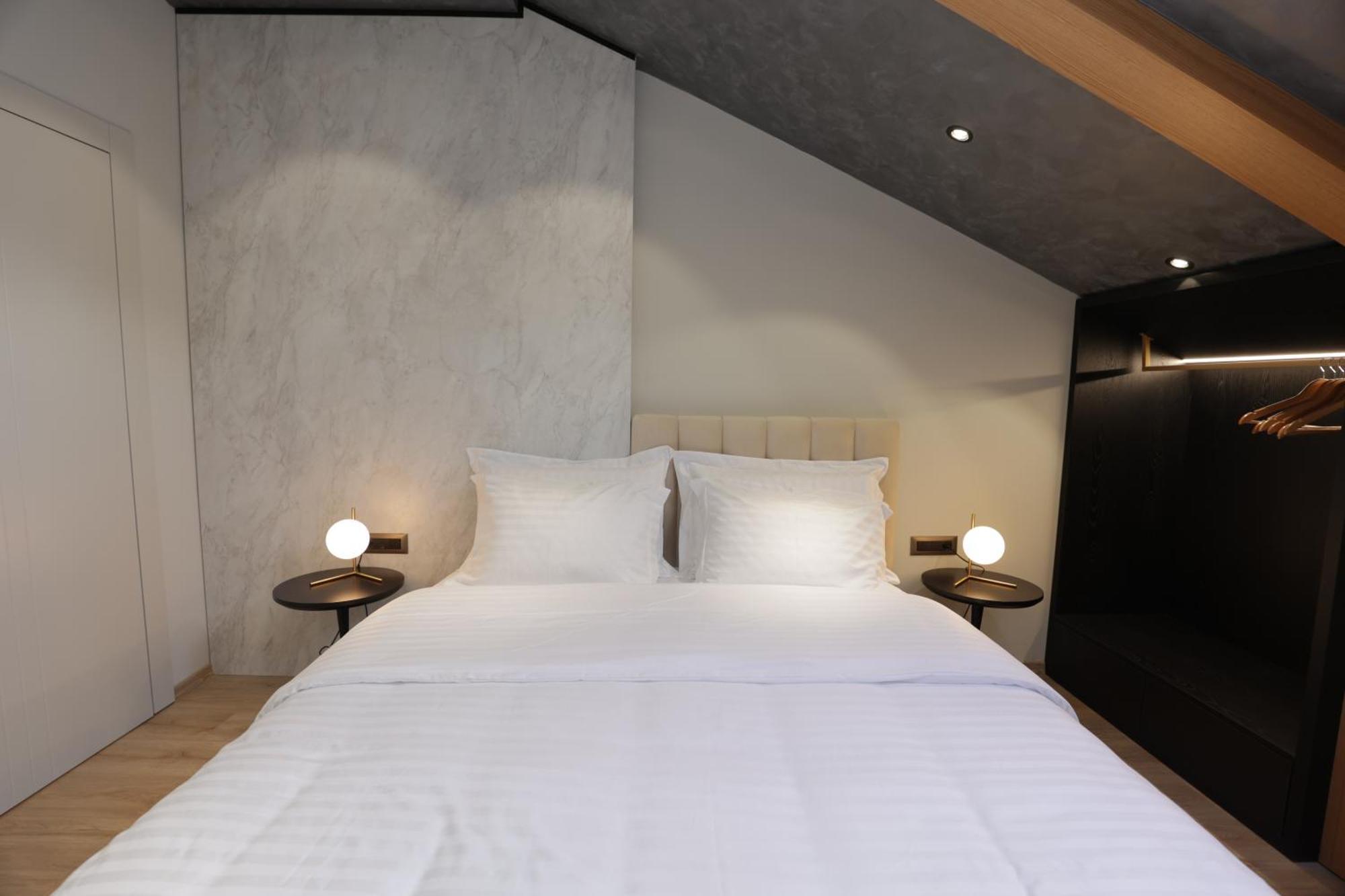 Gremmy Boutique Hotel Tirana Exterior photo